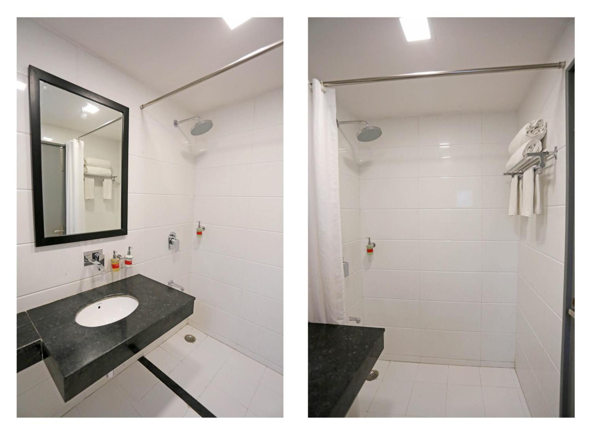 Hotel Oyo Townhouse 012 Kaushambi Metro Ghaziabad Esterno foto